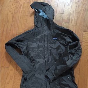 Patagonia women’s raincoat h2no